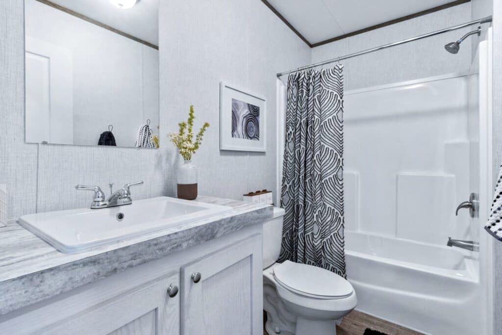 Lakeland bathroom home features