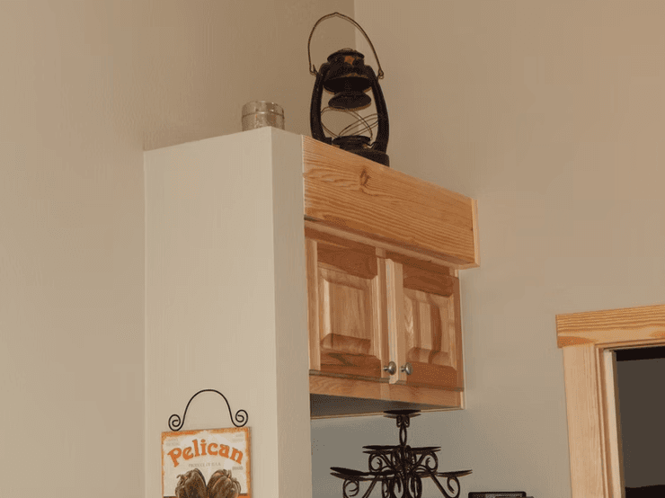 Hill country interior home features