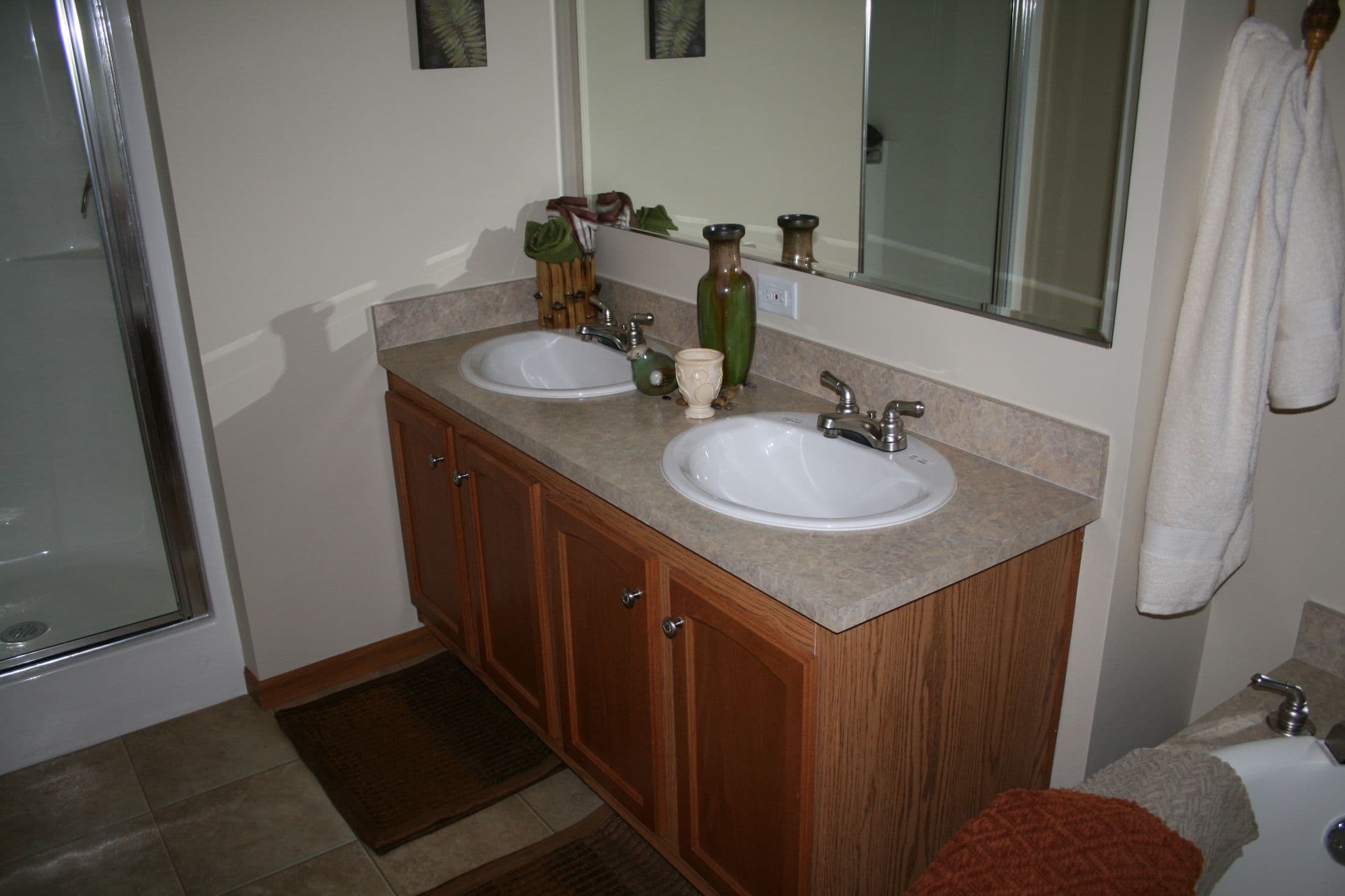 Elm bathroom home features