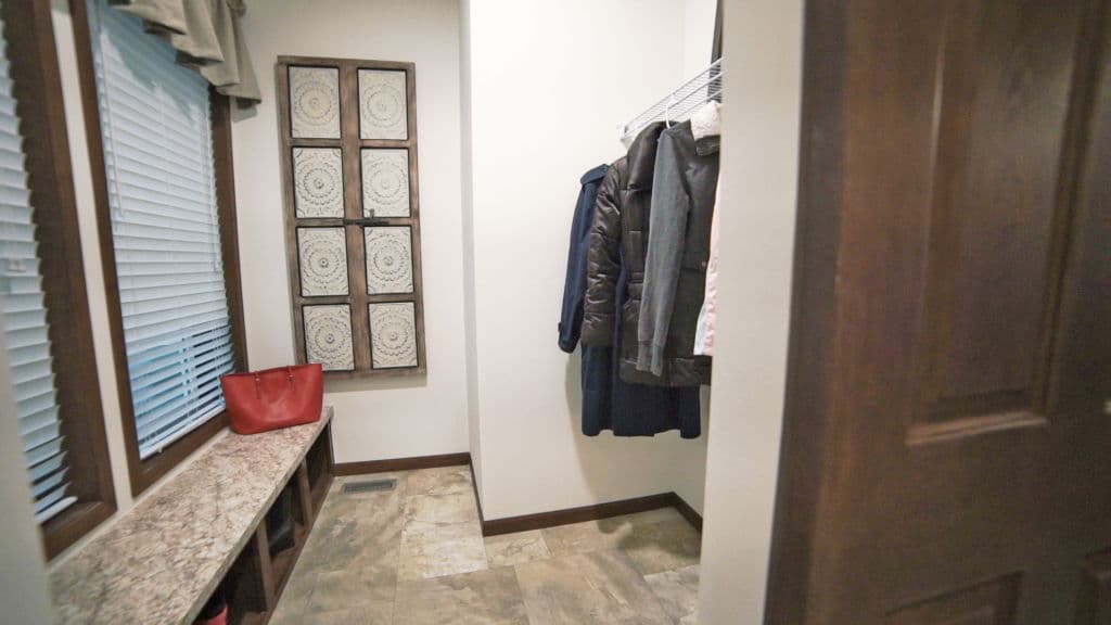 Ultra 6 interior home features