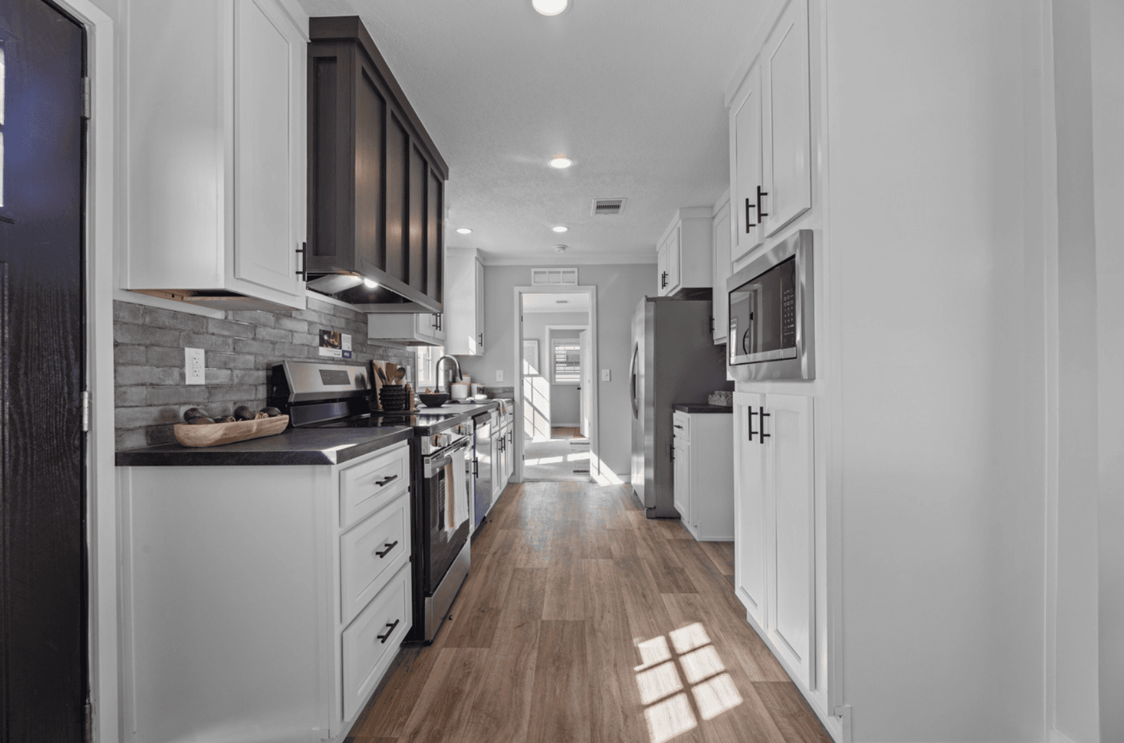 Helix 16763n interior home features