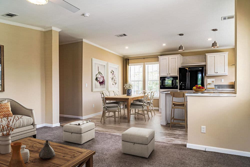 Natilus interior home features