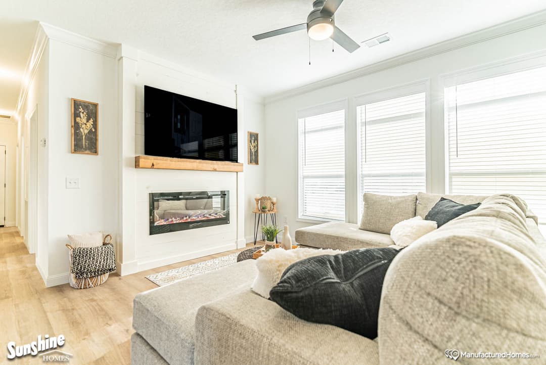 Pri3284-2058 interior home features