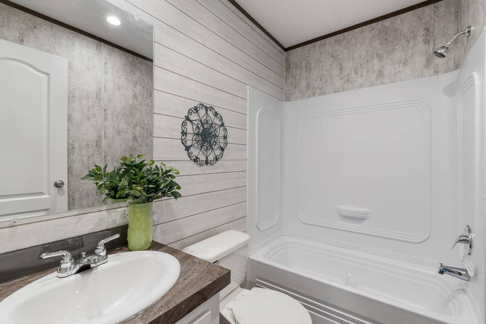 Csd1676p bathroom home features