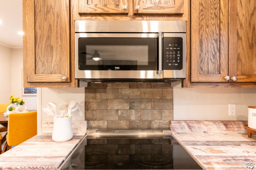 Arc1680-8012 kitchen home features