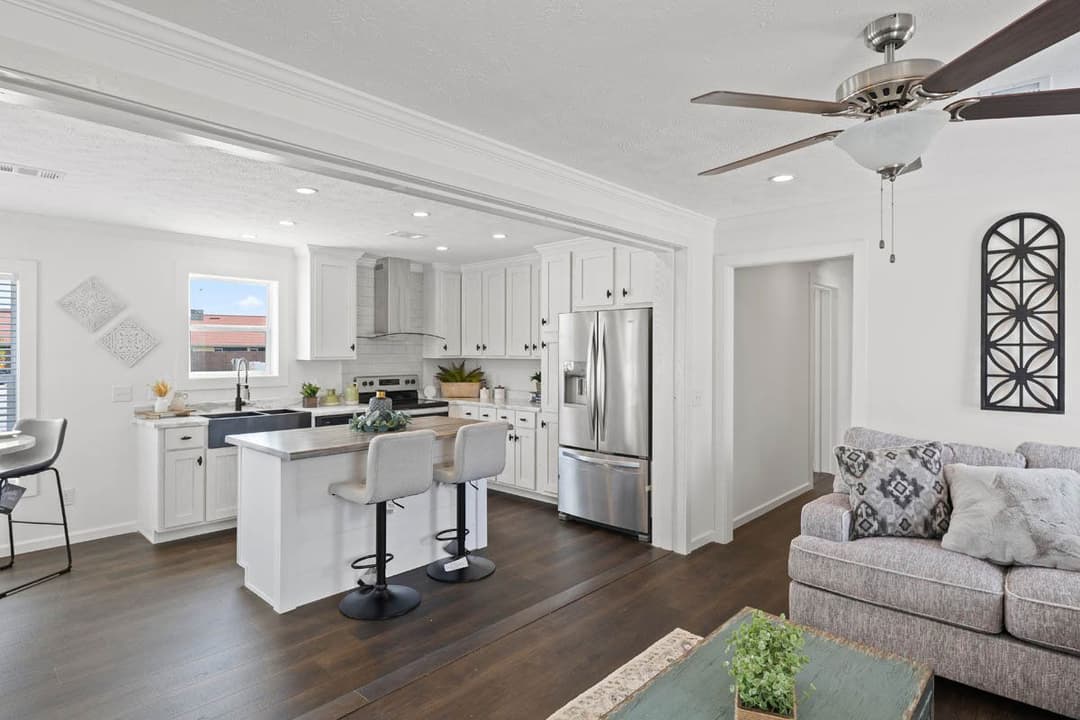 Venice interior home features