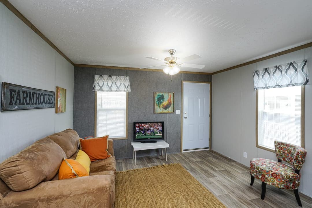 Dakota 14482d interior home features