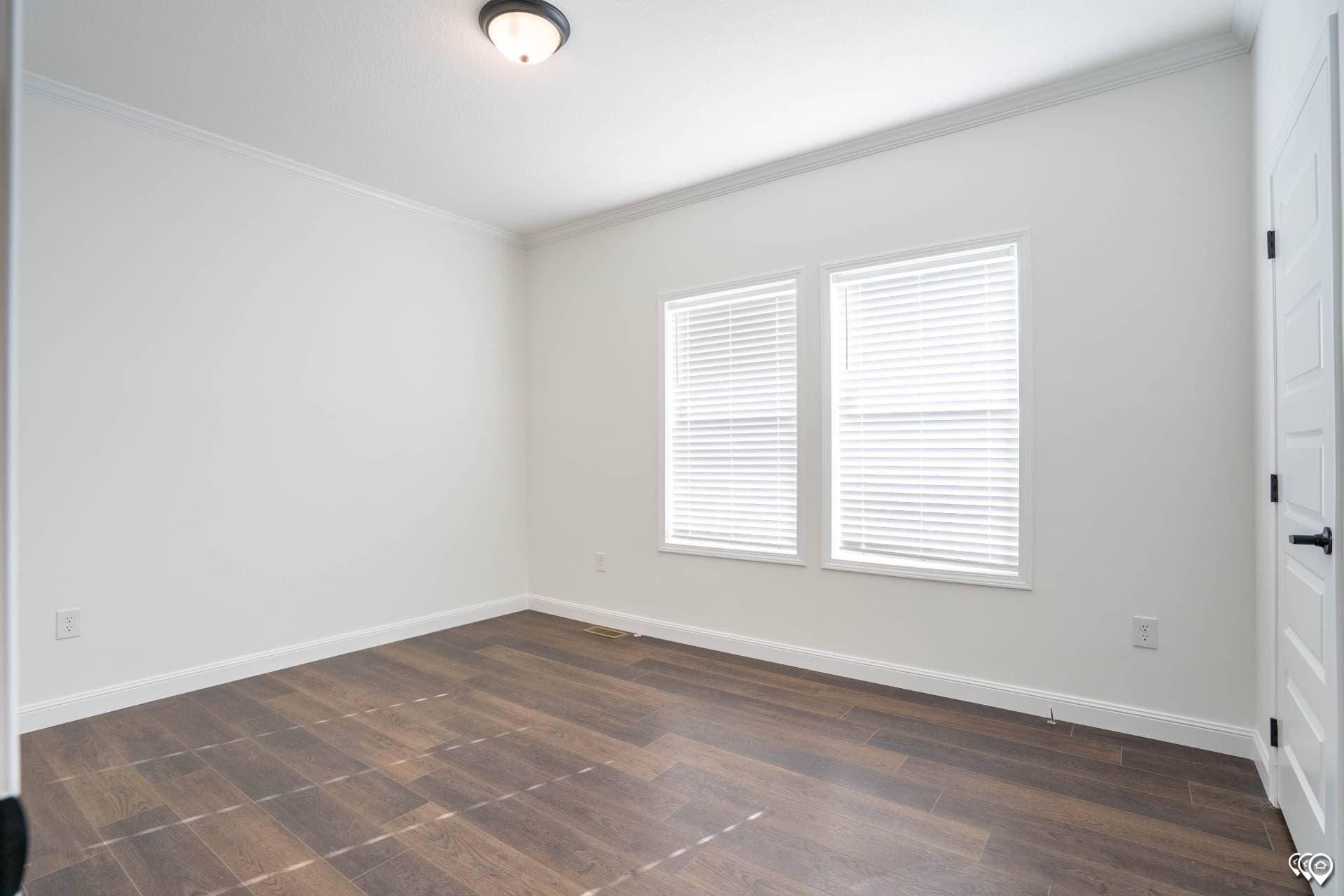 Pri3284-2073 bedroom home features