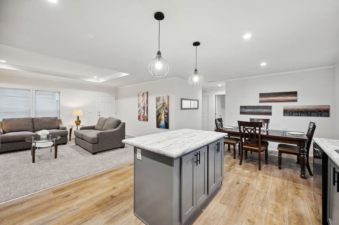 Millcreek 4400-6 kitchen home features