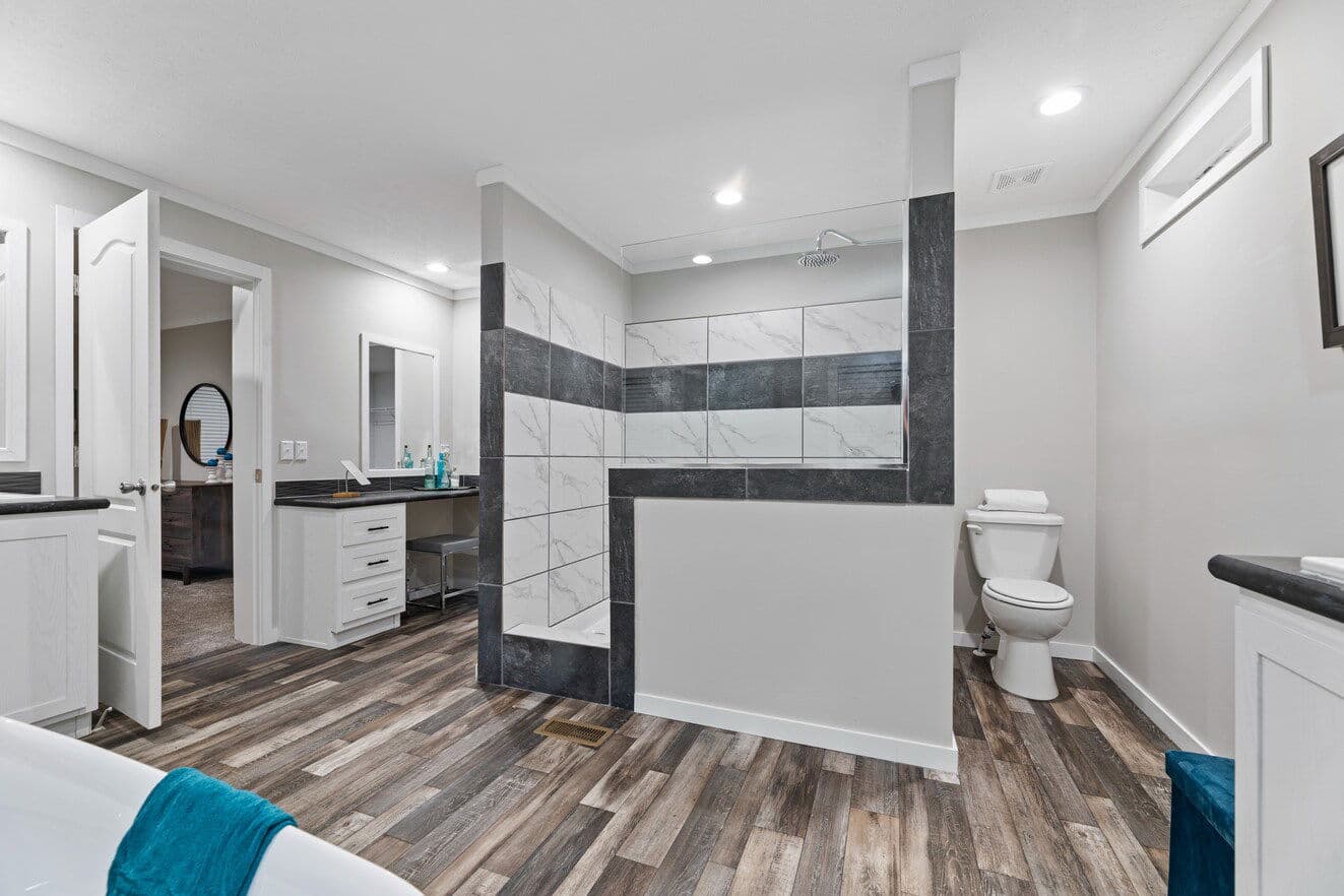 K2 32764p bathroom home features