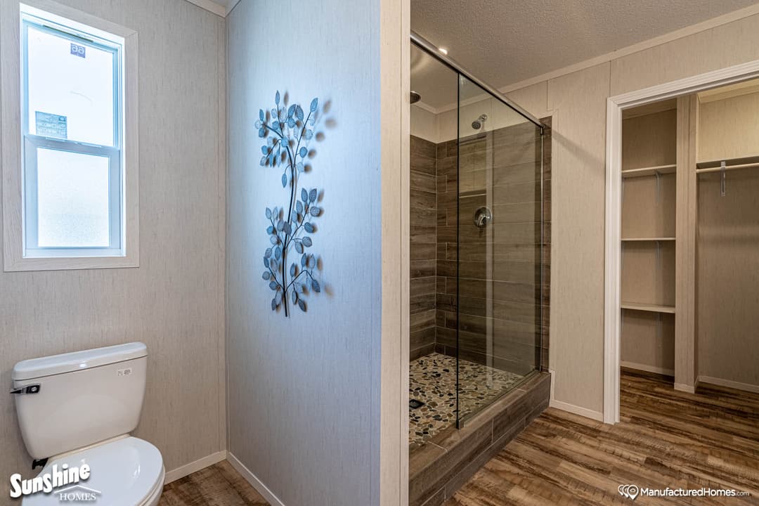 Arc1680-8000 bathroom home features