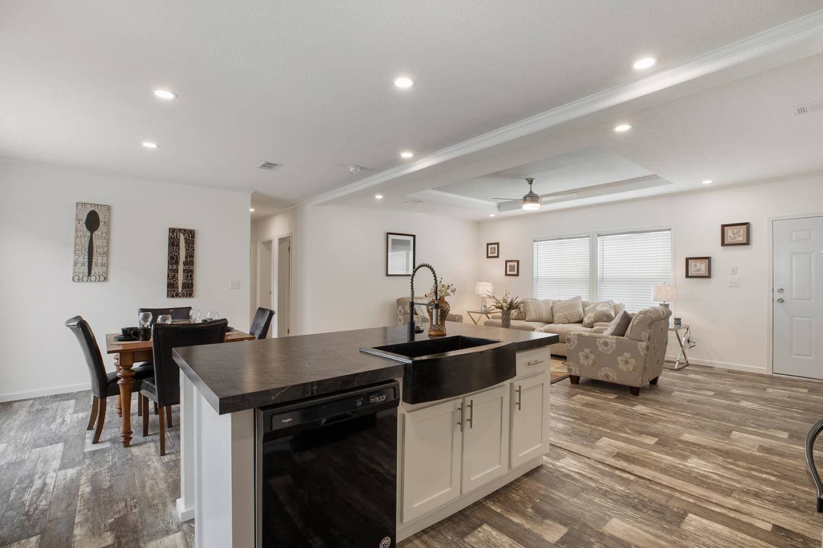 Titan extreme 2856n kitchen home features