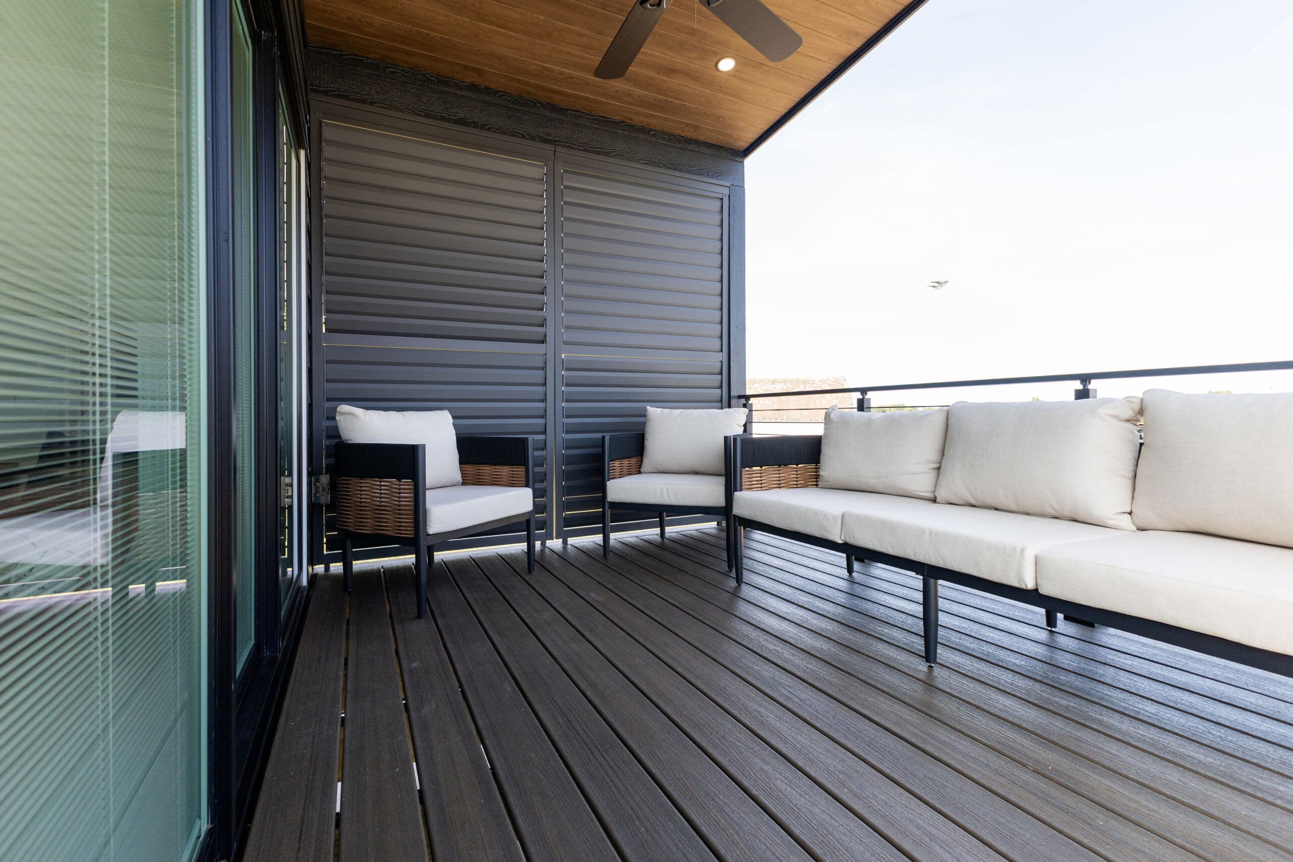 Eldorado 9051 exterior home features