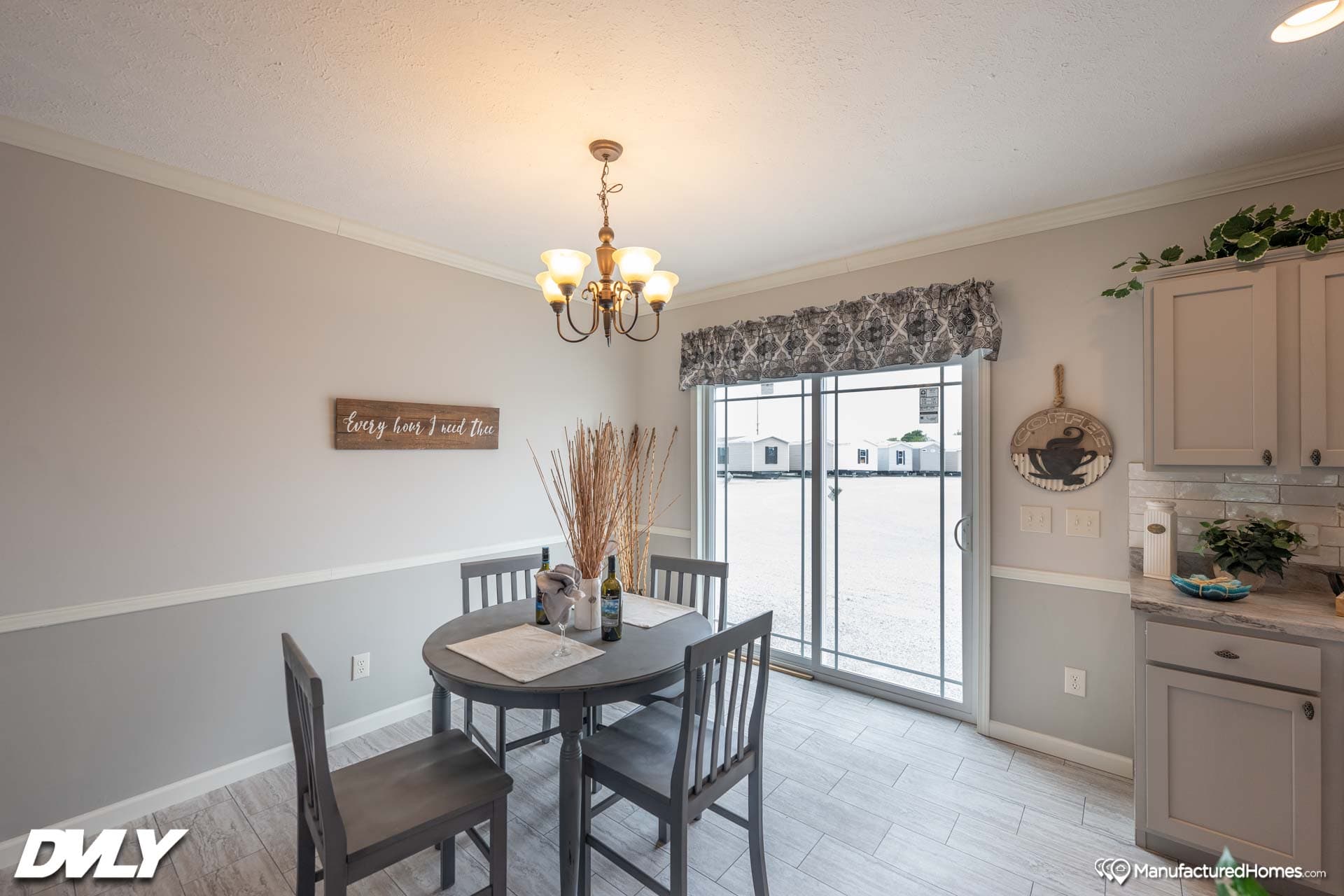 Novus interior home features