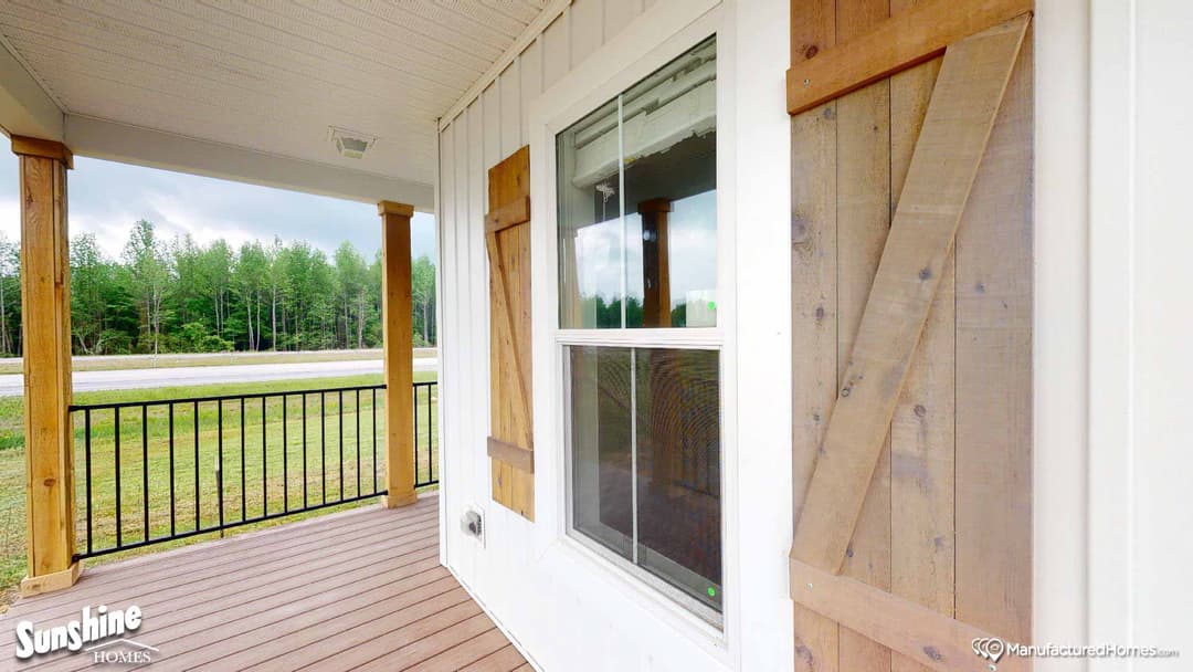 Pri1670-1005 elevation and exterior home features