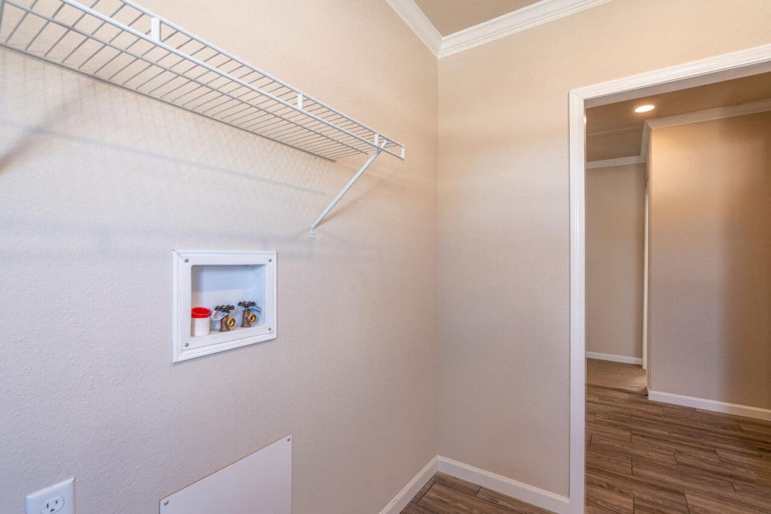 Urban homestead 28563c interior home features