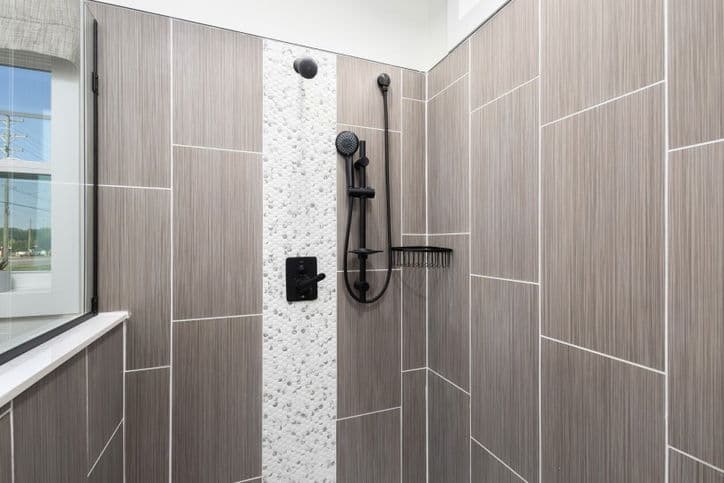 Meadowbrook 32361a bathroom home features