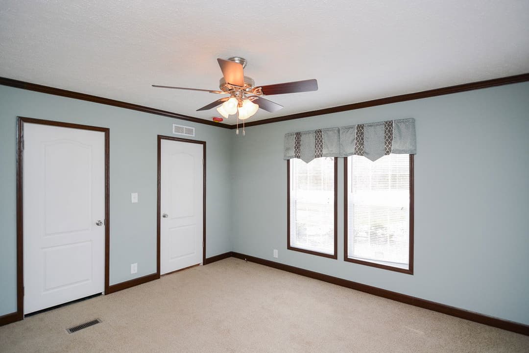 Velocity 28563k bedroom home features