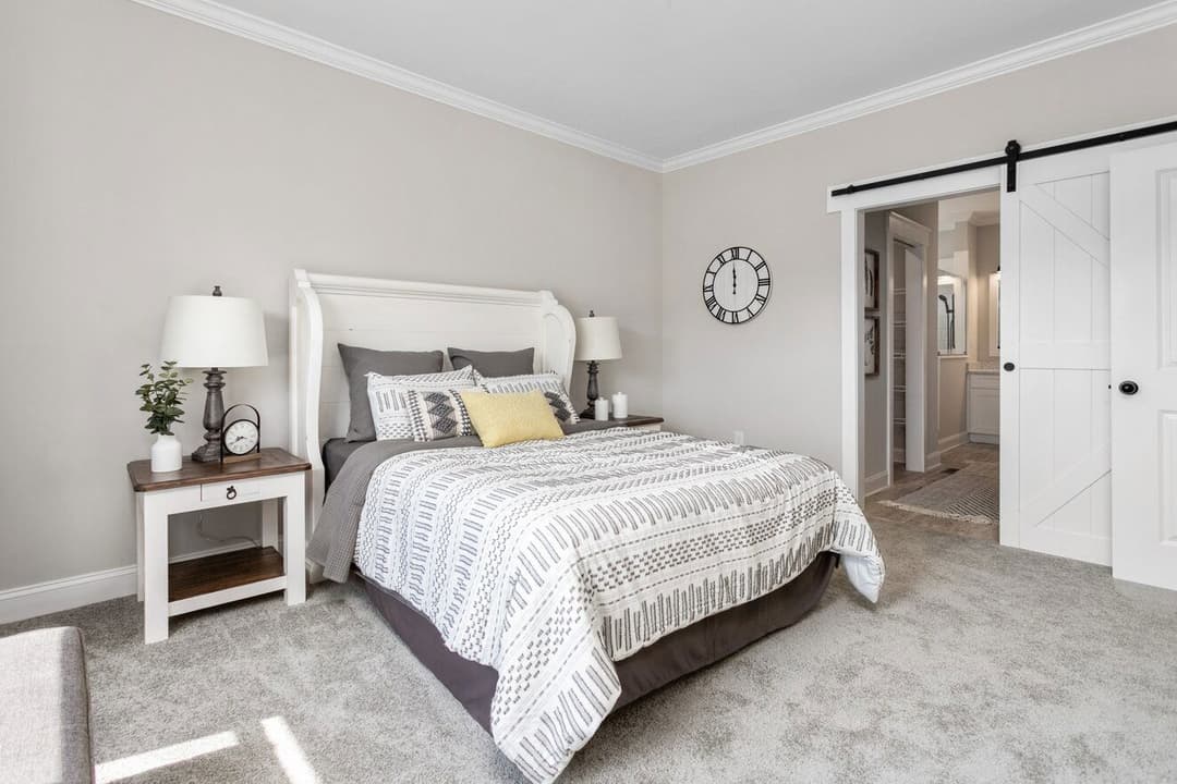 Farmhouse i two story bedroom home features