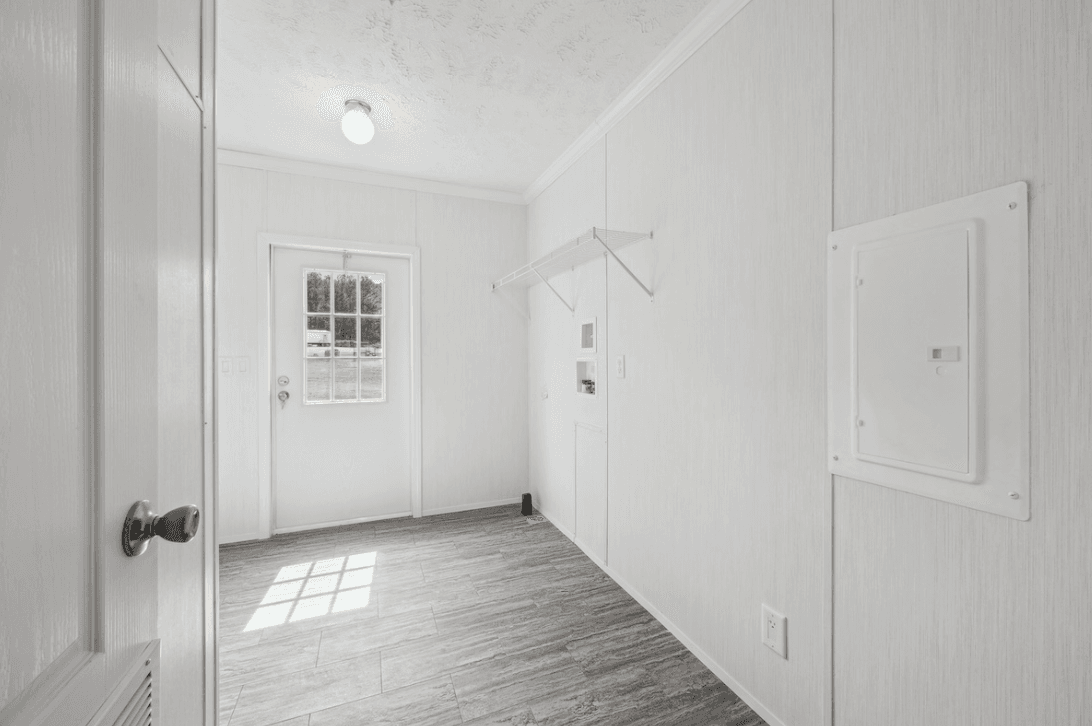 Md-62-32 rubicon interior home features