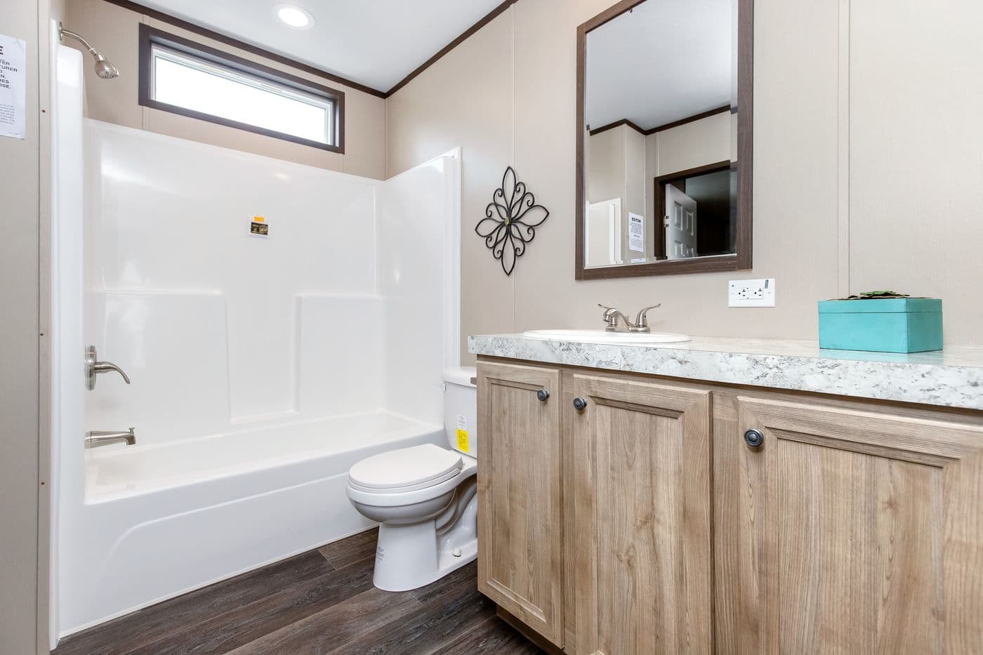 Pt 78 bathroom home features