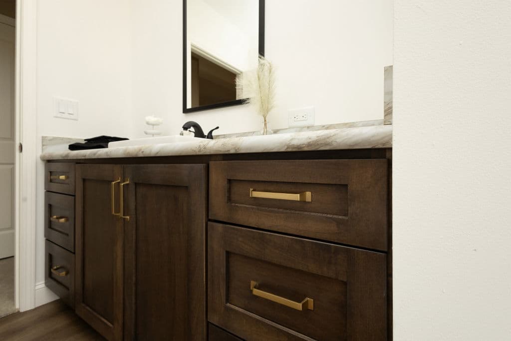 Ultra ranch 2p2460-x bathroom home features