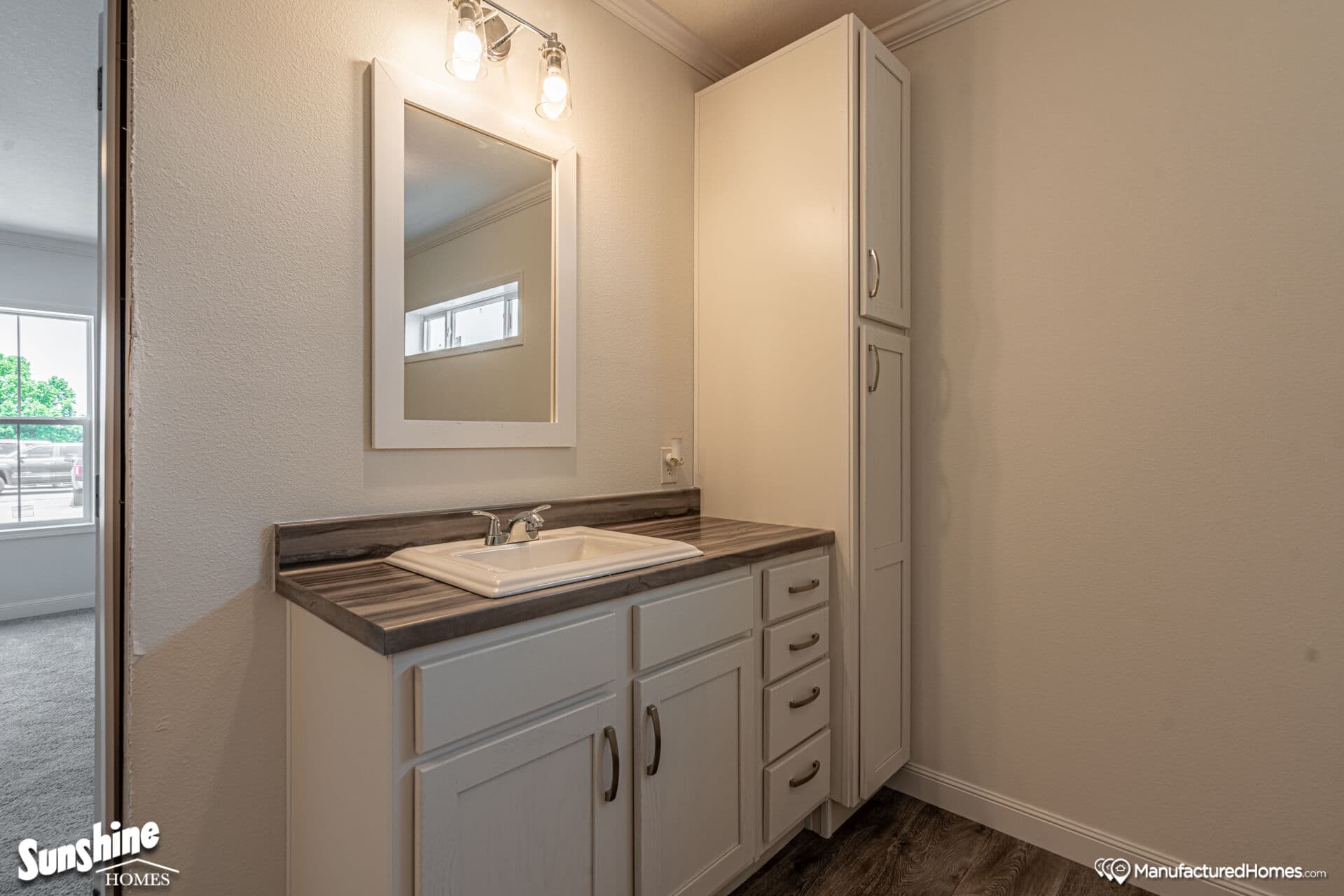 Pri3280-2049 bathroom home features