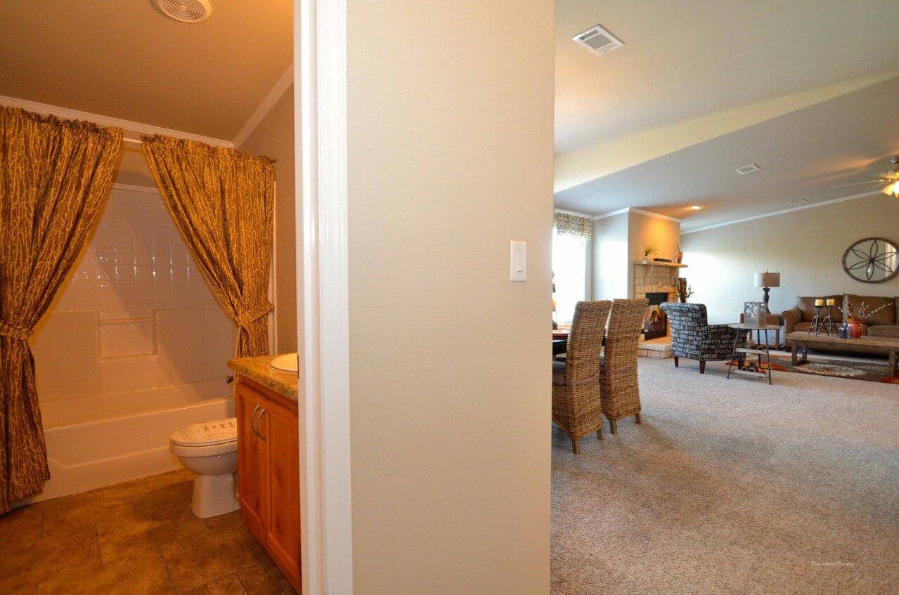 Hacienda ii 41664a bathroom home features