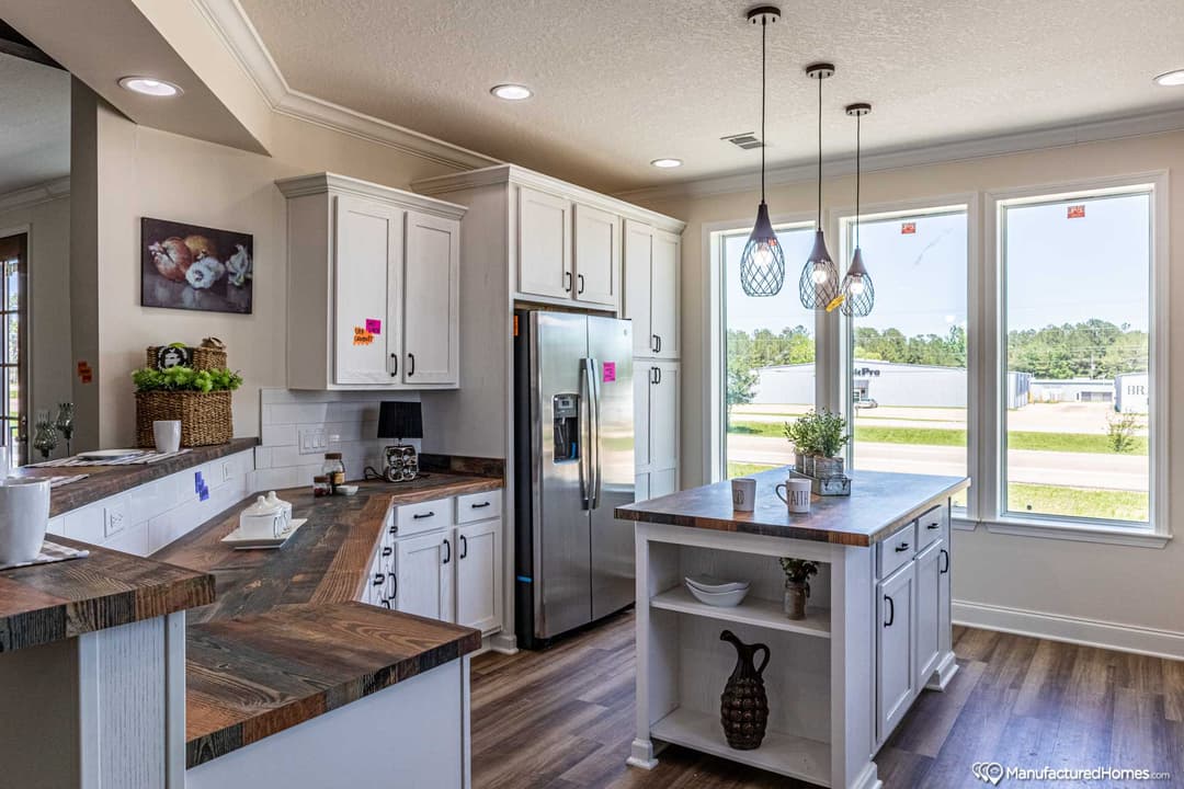 Azalea i kitchen home features