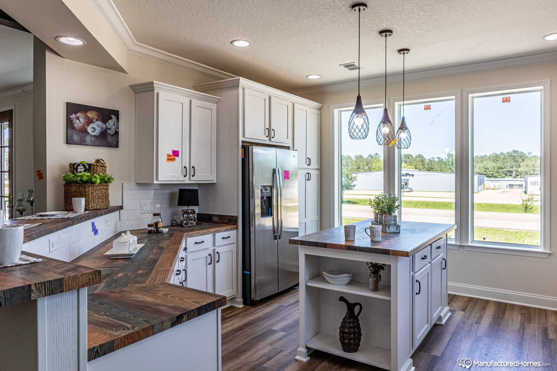 Azalea i kitchen home features