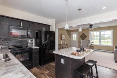 Acadia kitchen home features