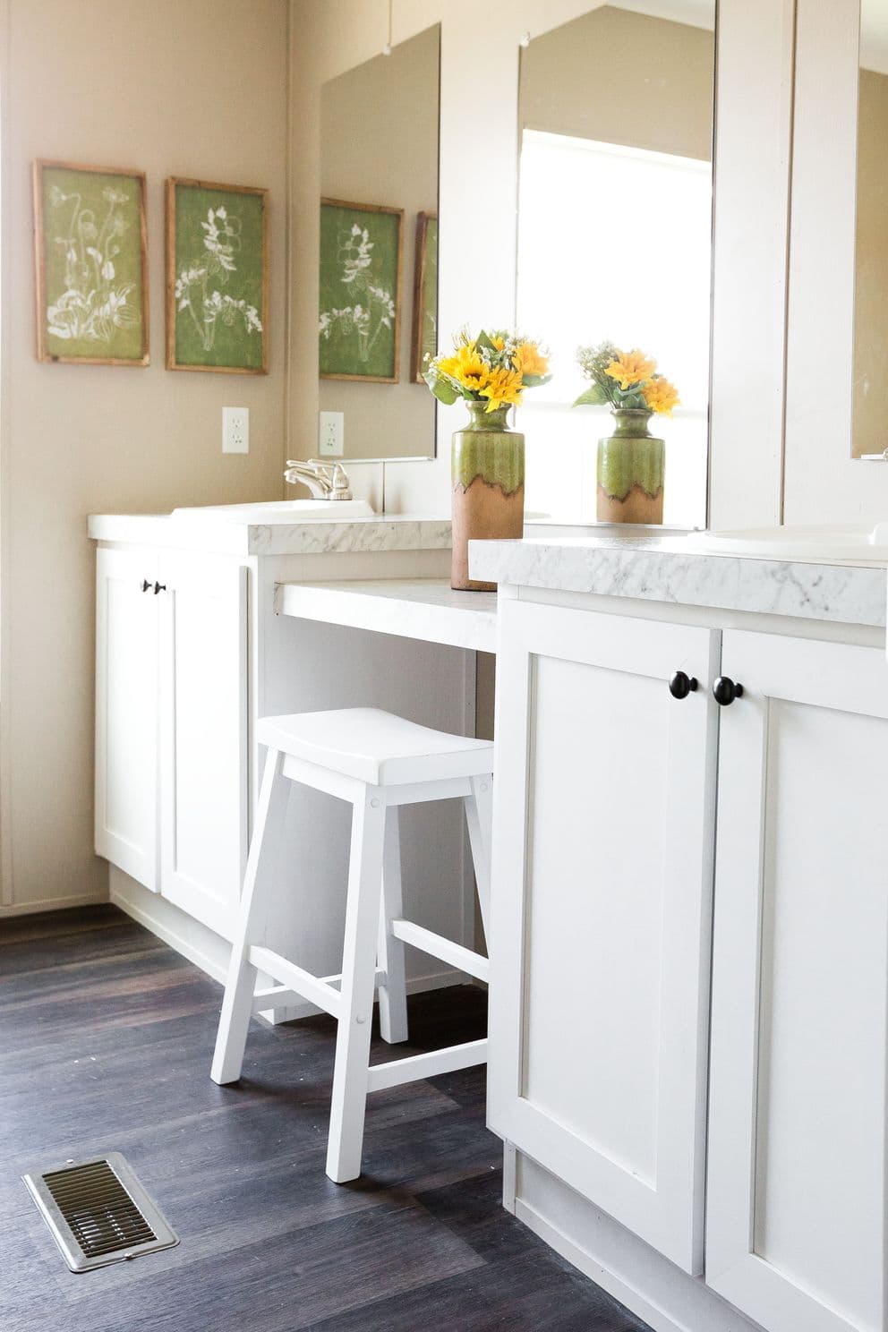 The island breeze 56 bathroom home features