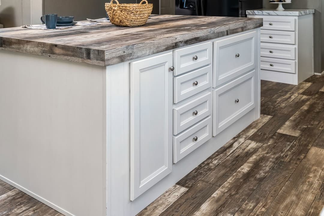 Locklear kitchen home features