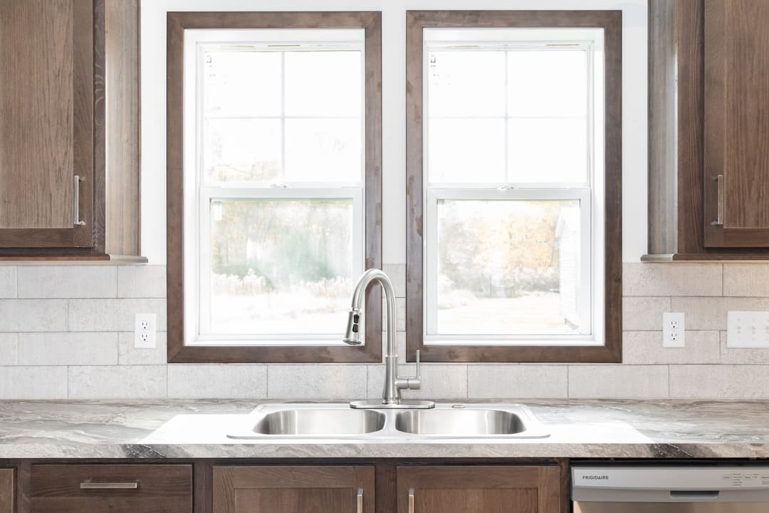 Tompkins blvd kitchen home features