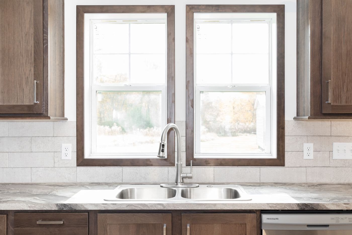 Tompkins blvd kitchen home features