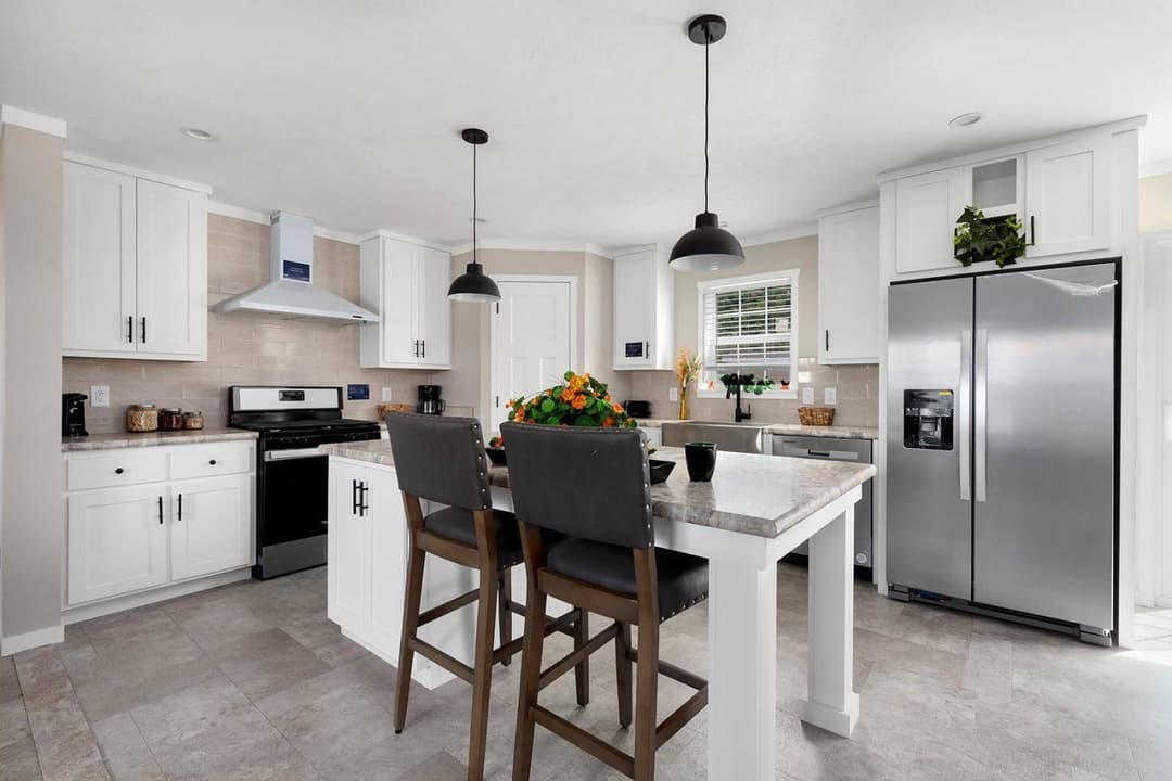 East point - elevate 52 kitchen home features