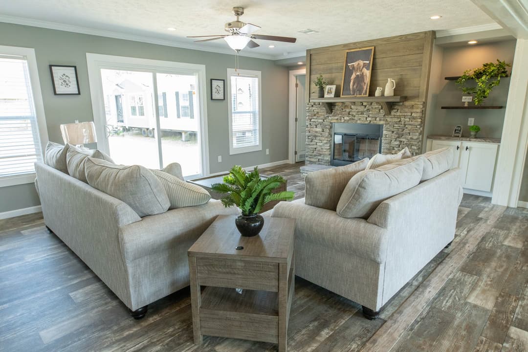 Lynn interior home features