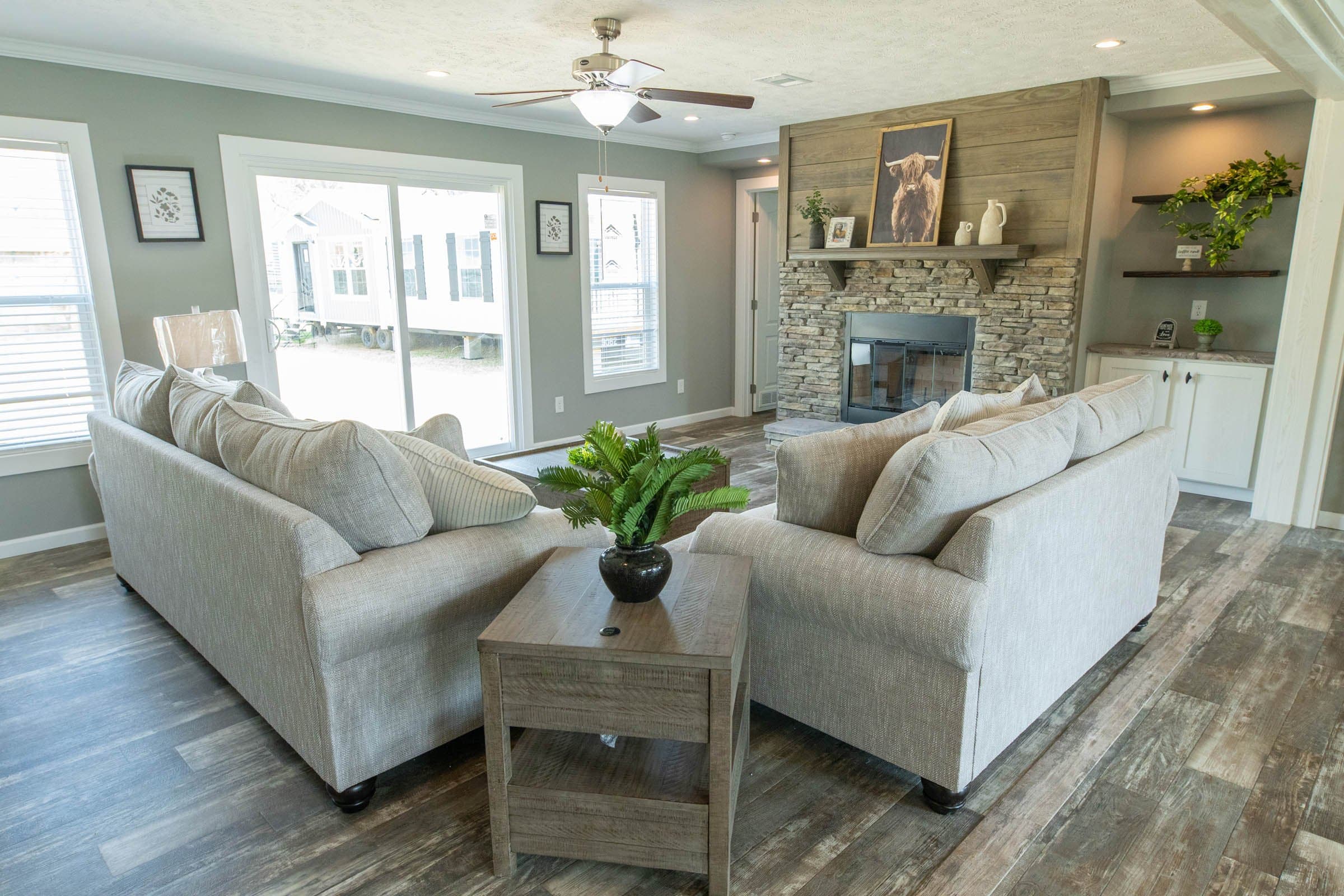 Lynn interior home features