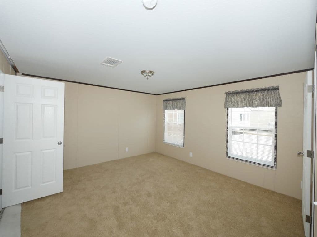 Beebe 2810 bedroom home features