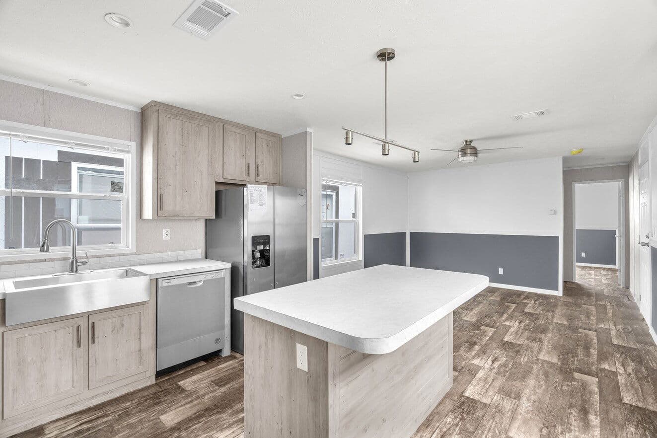 Verde ranch 14602n interior and kitchen home features