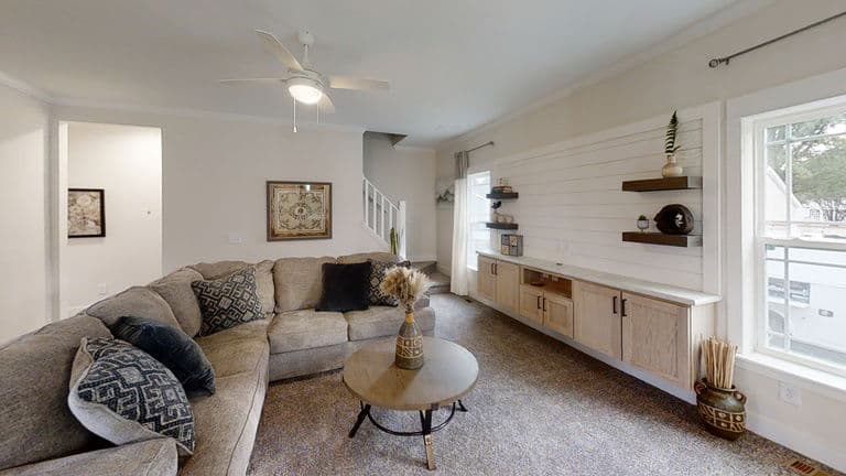 Wellsworth 42553a interior home features