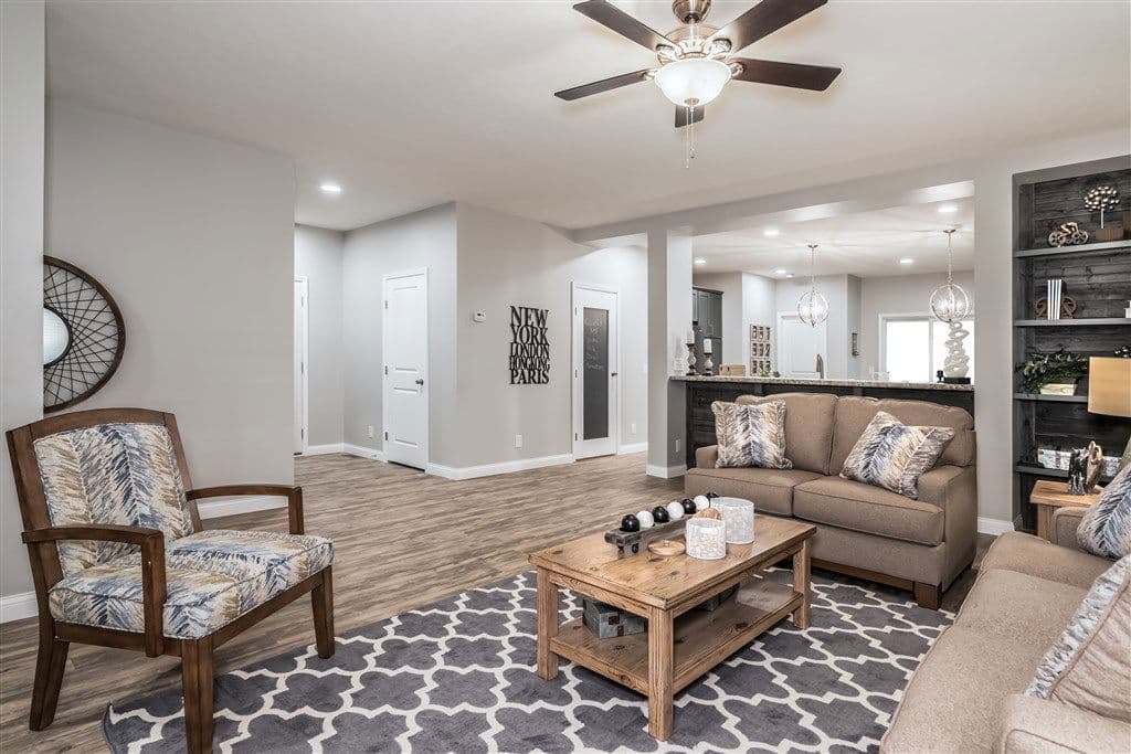 Ultra 13 interior home features