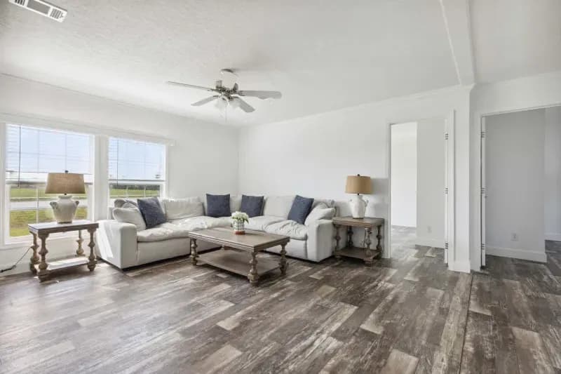 Freedom 3276517 interior home features