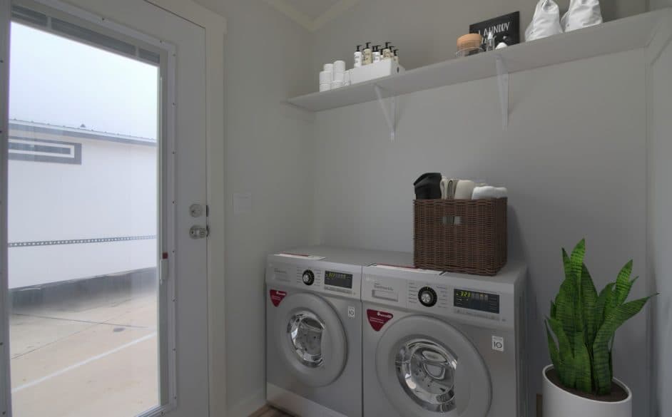 Sapphire 5863 interior home features