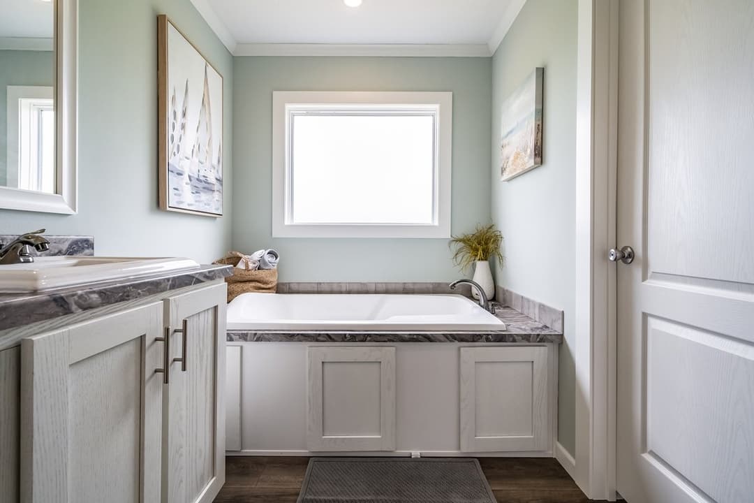 Upshaw bathroom home features