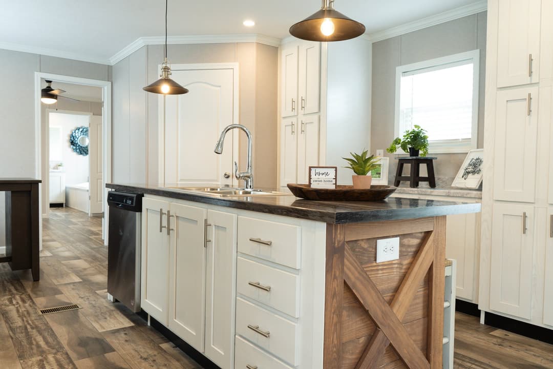 Ace kitchen home features