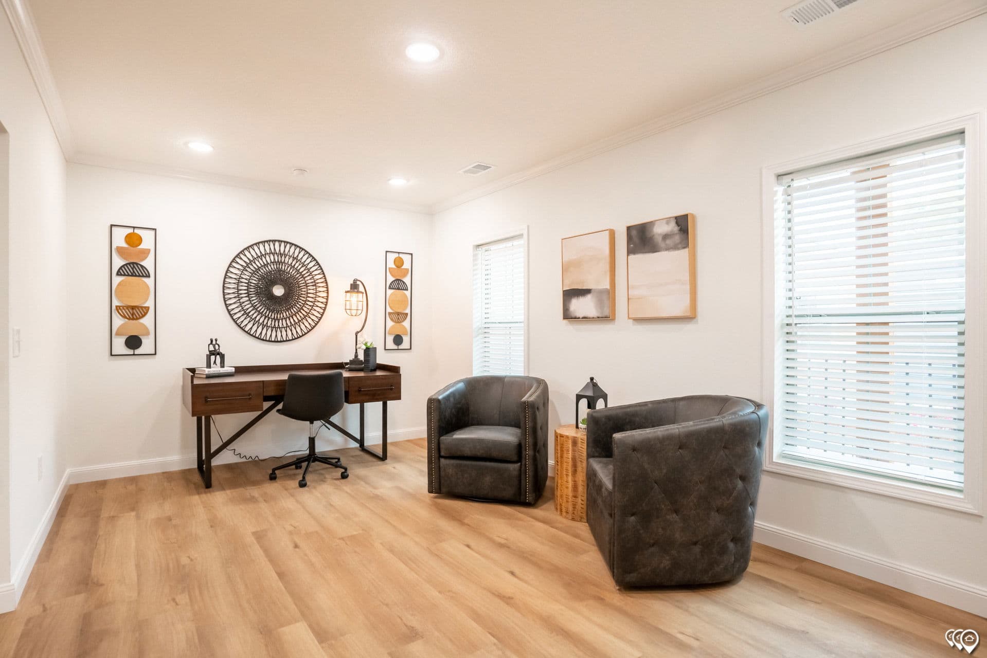 Pri3280-2071 interior home features