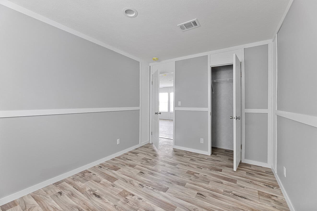 Valu maxx premier 32684e interior home features