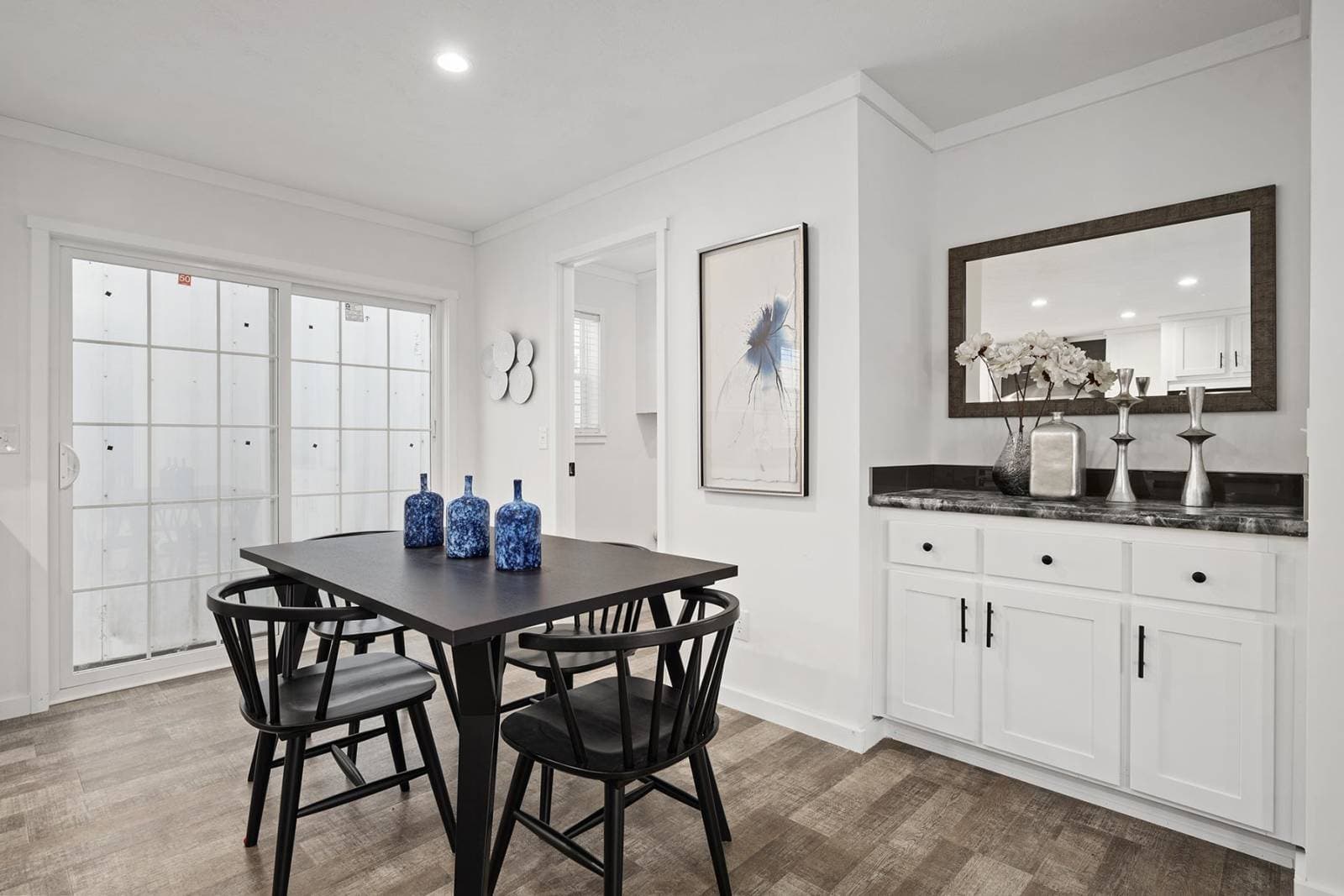 Aspire interior home features