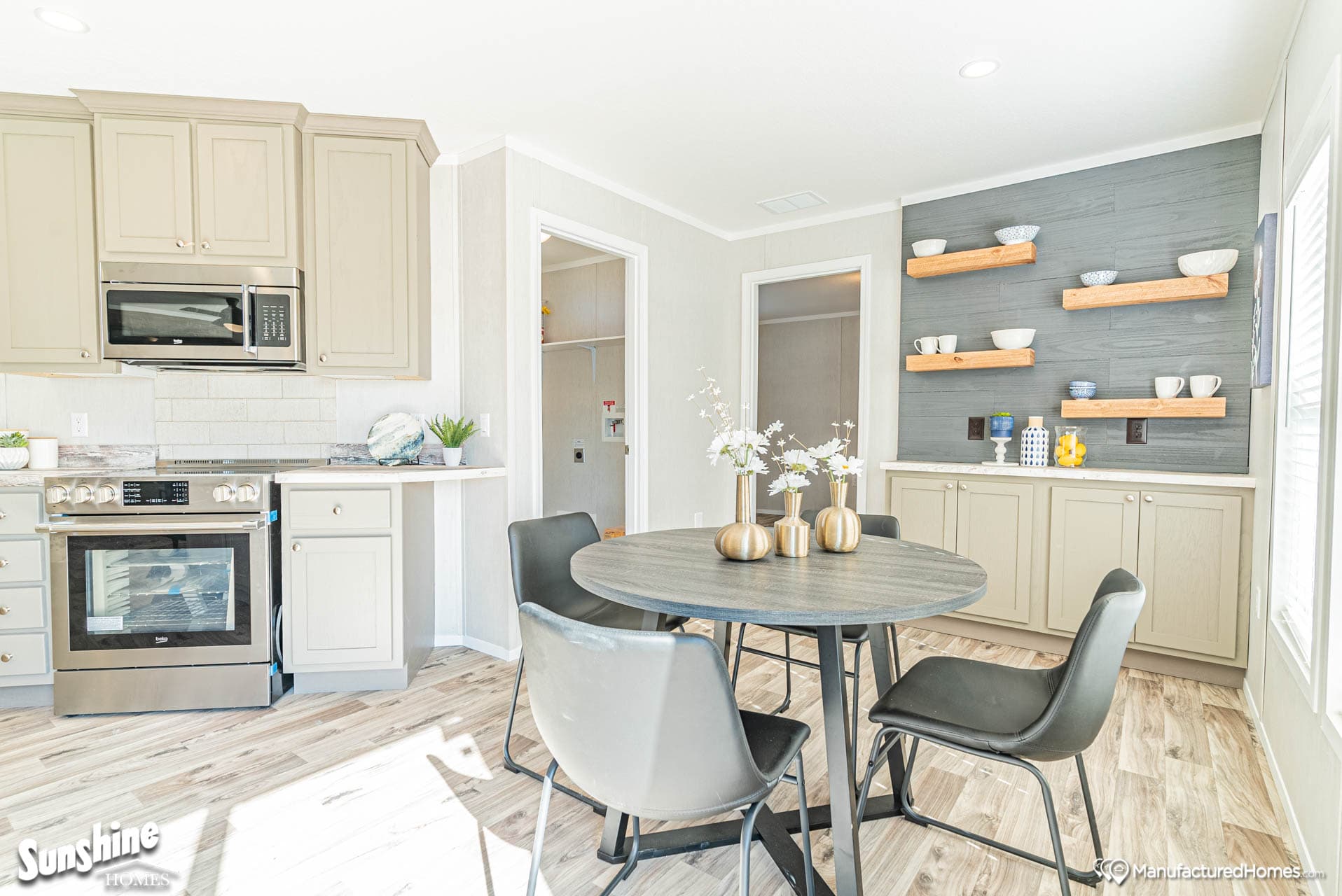 Arc1680-8004 interior home features